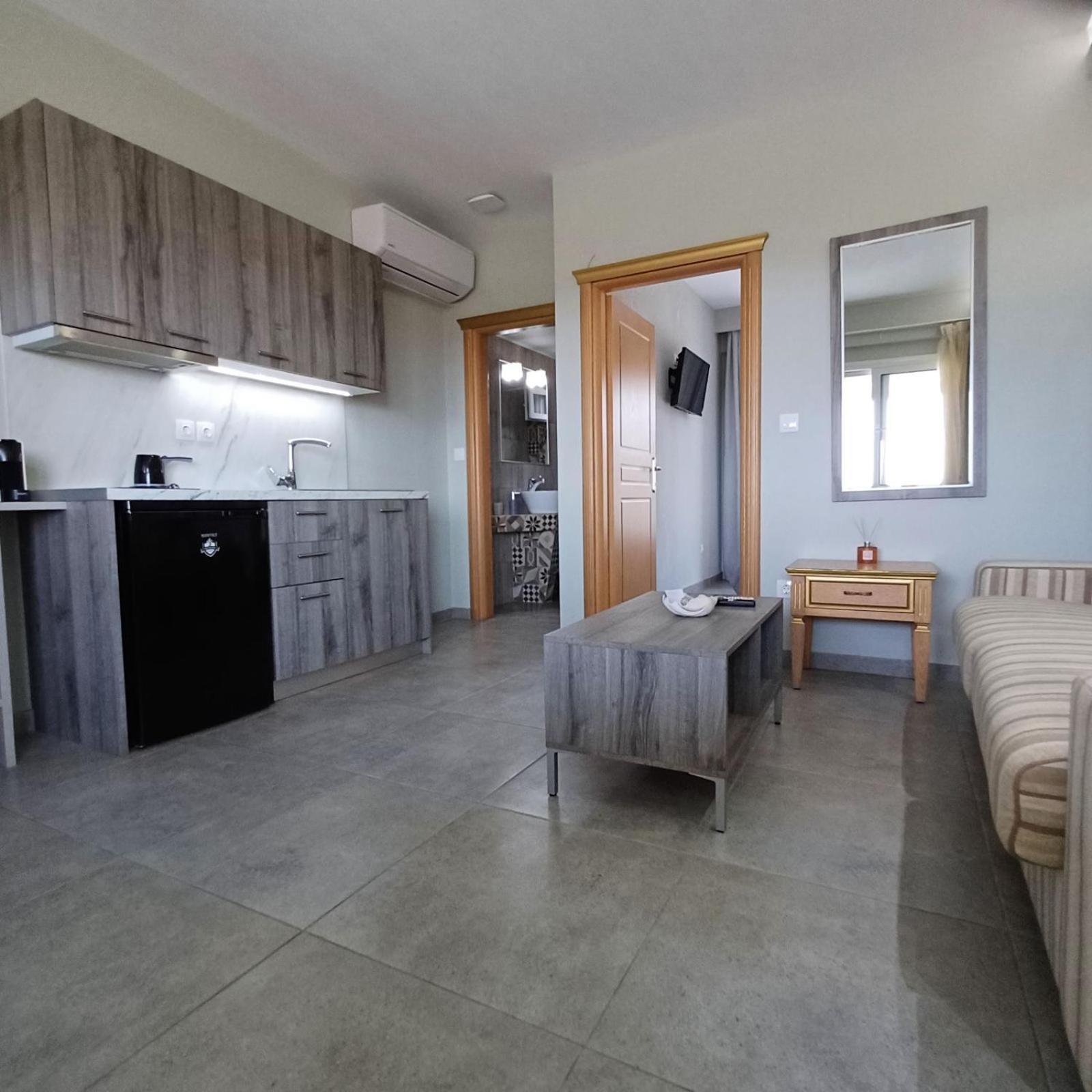 Onar By The Sea Luxurious Apartments Flojitá Kültér fotó